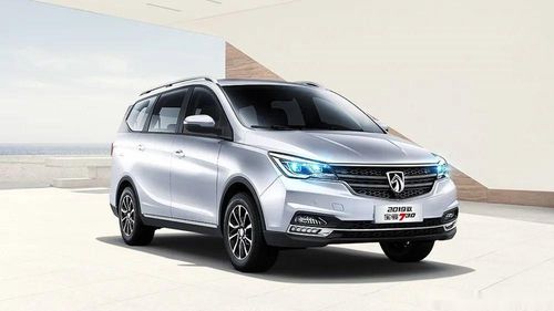 传祺汽车商务车红色内饰（传祺汽车红色轿车）